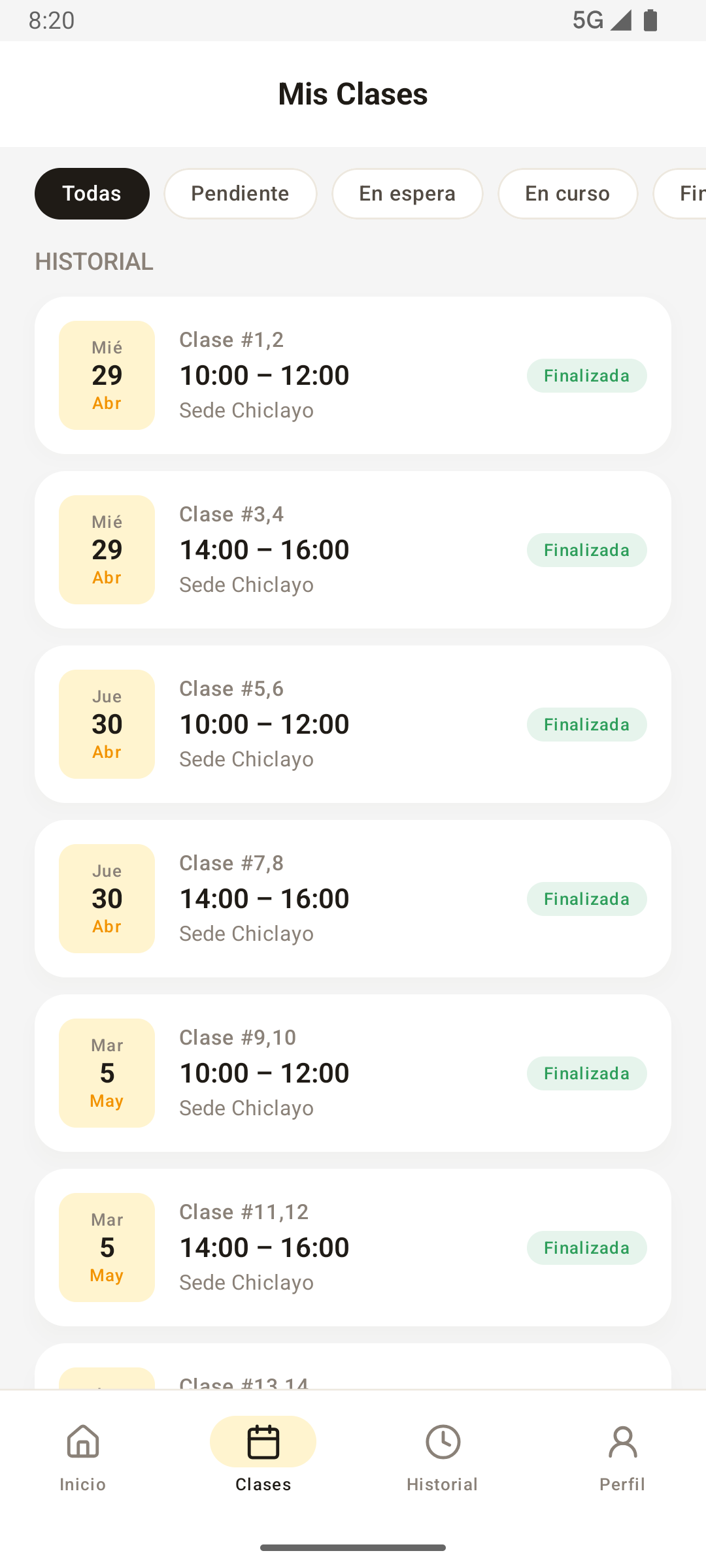 Pantalla Mis clases del app de EasyDriving: cada clase con fecha, horario, sede y estado